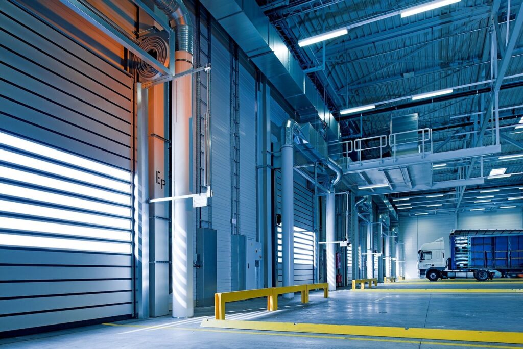 Portes et fermetures industrielles : sécurité et performance pour votre activité